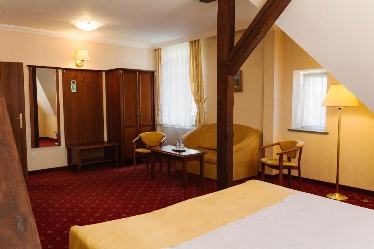 Hotel Jakub Sobieski Olawa Exterior photo