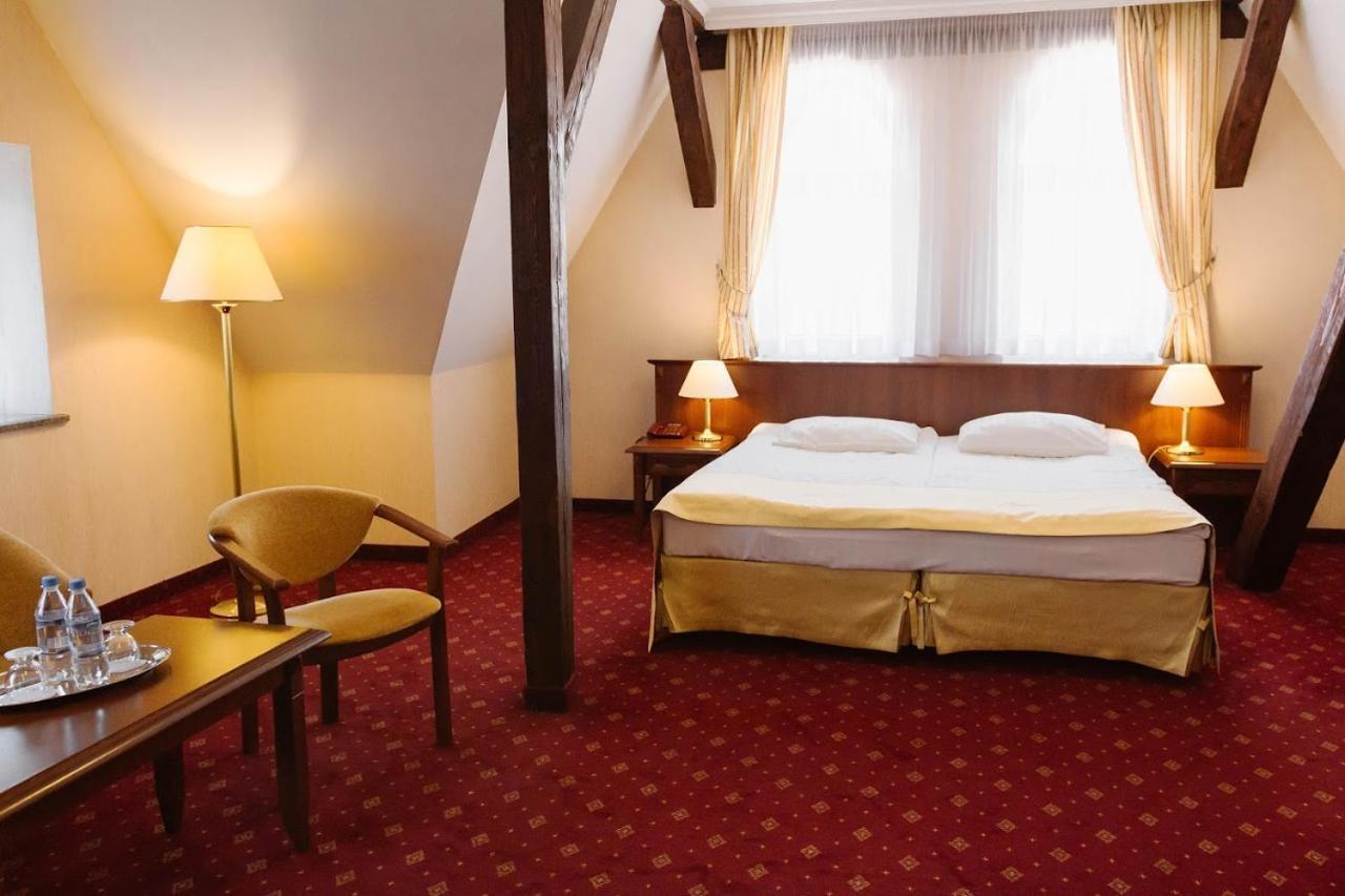 Hotel Jakub Sobieski Olawa Exterior photo